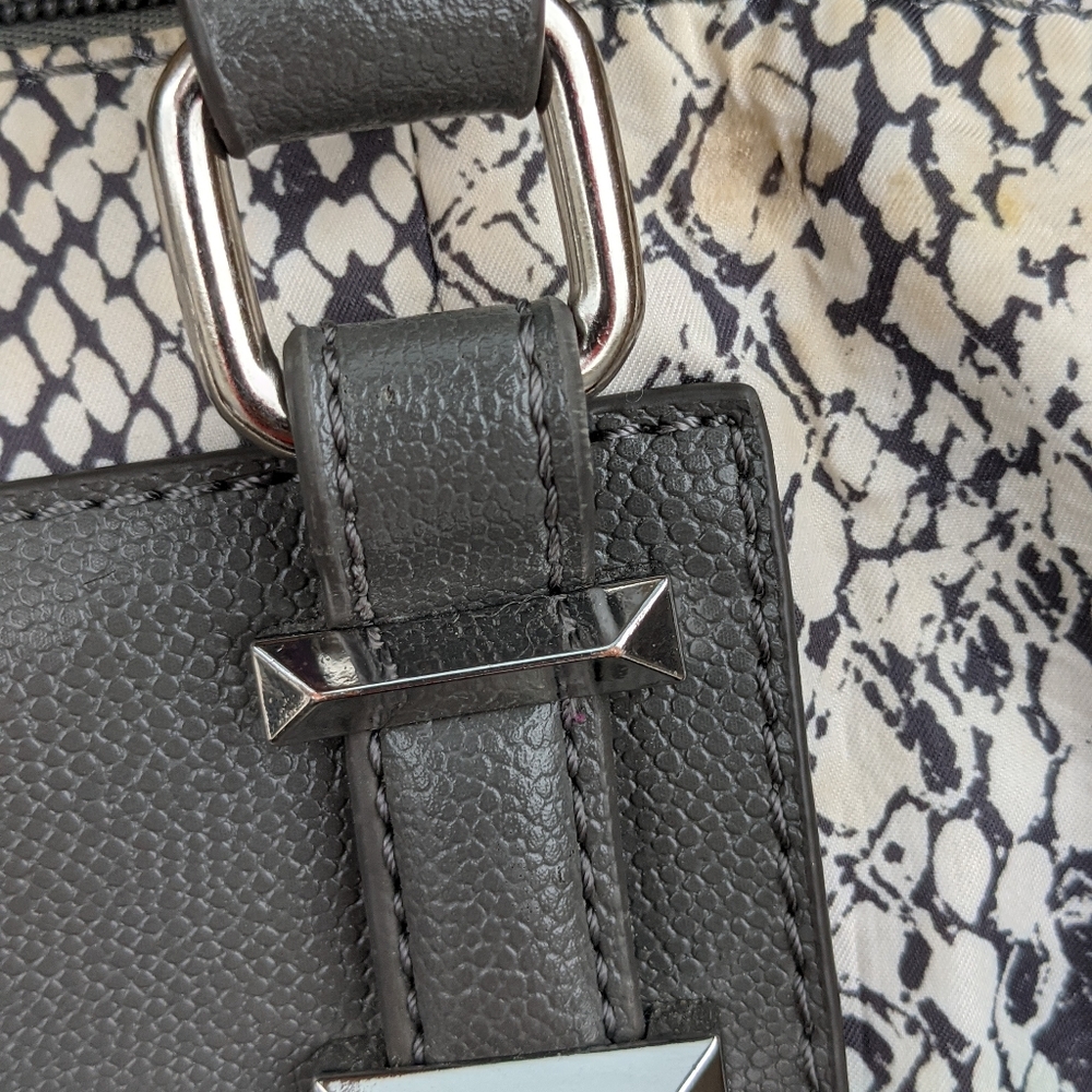 ☀️Simply Vera Wang shoulder bag green white snake fabric print - Picture 4 of 17